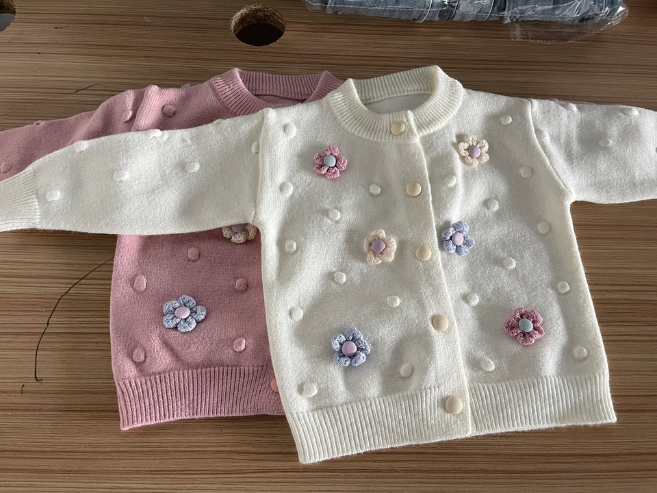 Strickjacke mit Blumen
