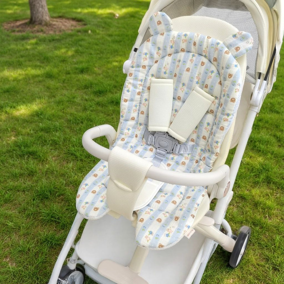 Kinderwagen-Sitzauflage mit blauen Streifen und Bärenohren