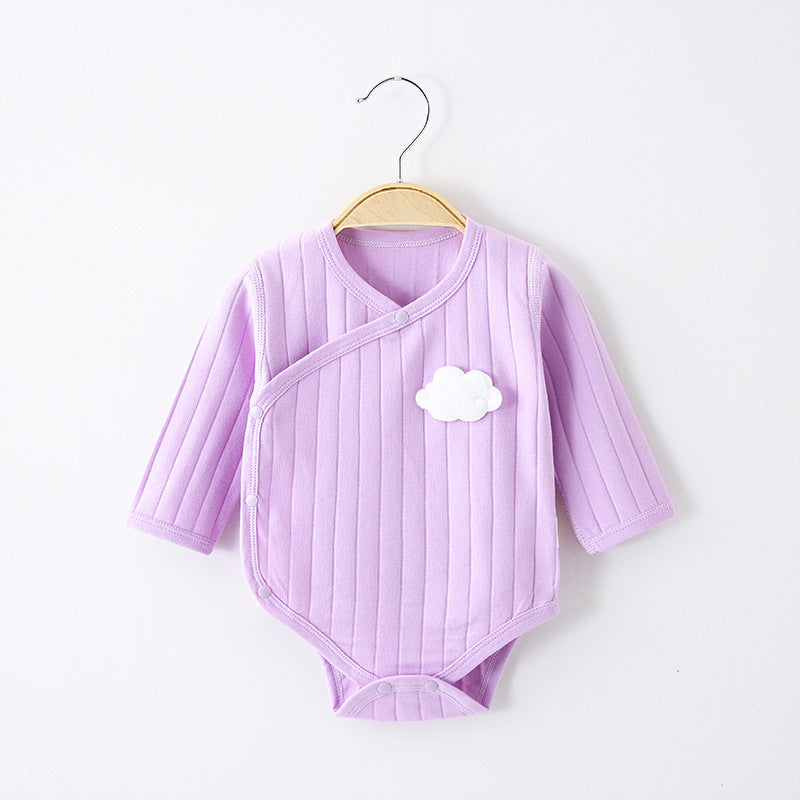 Lila gestreifter Wickelbody mit Wolken-Applikation