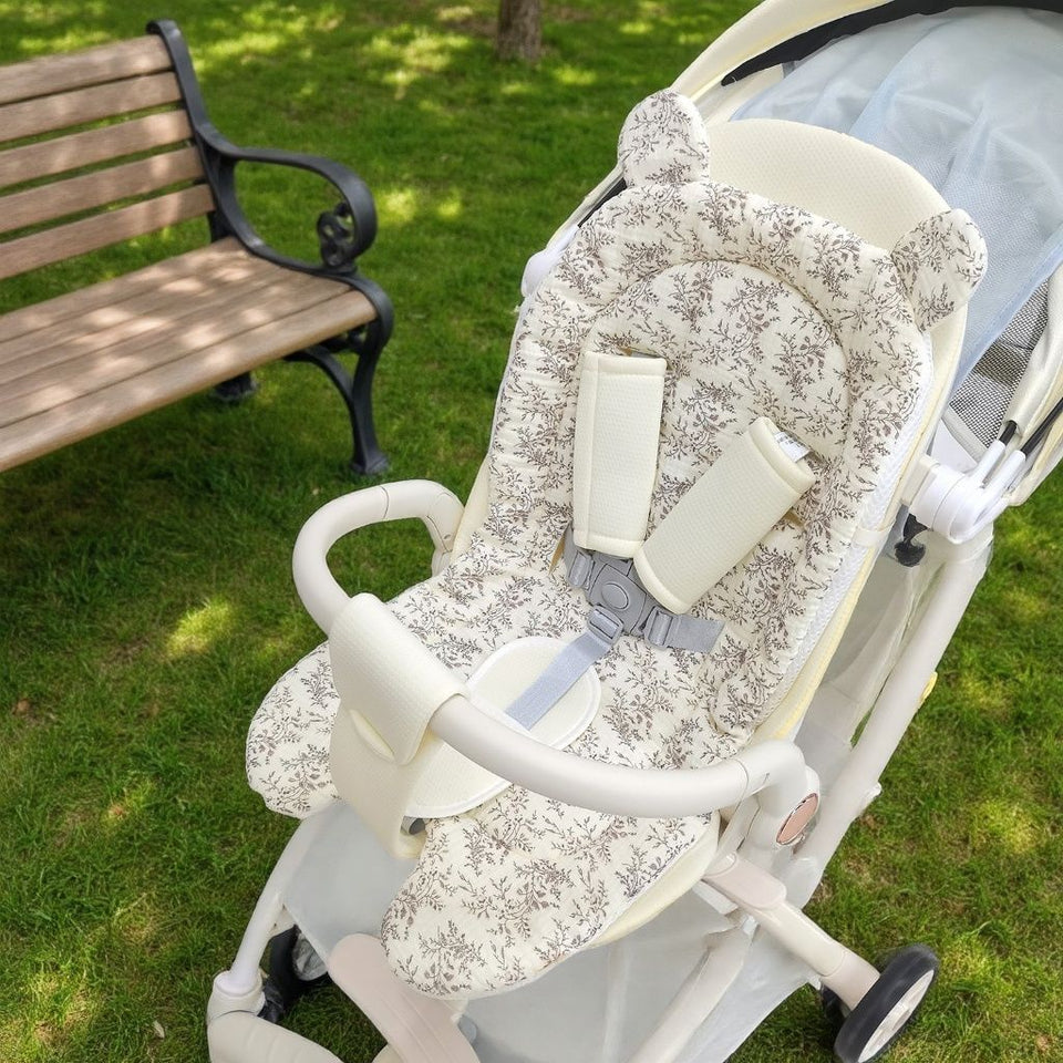 Kinderwagen-Sitzauflage mit Blumen und Bärenohren