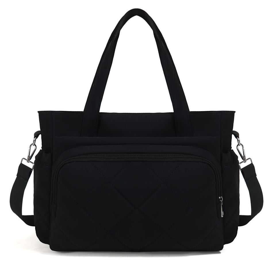 Schwarze Wickeltasche mit Rautensteppung und Schultergurt