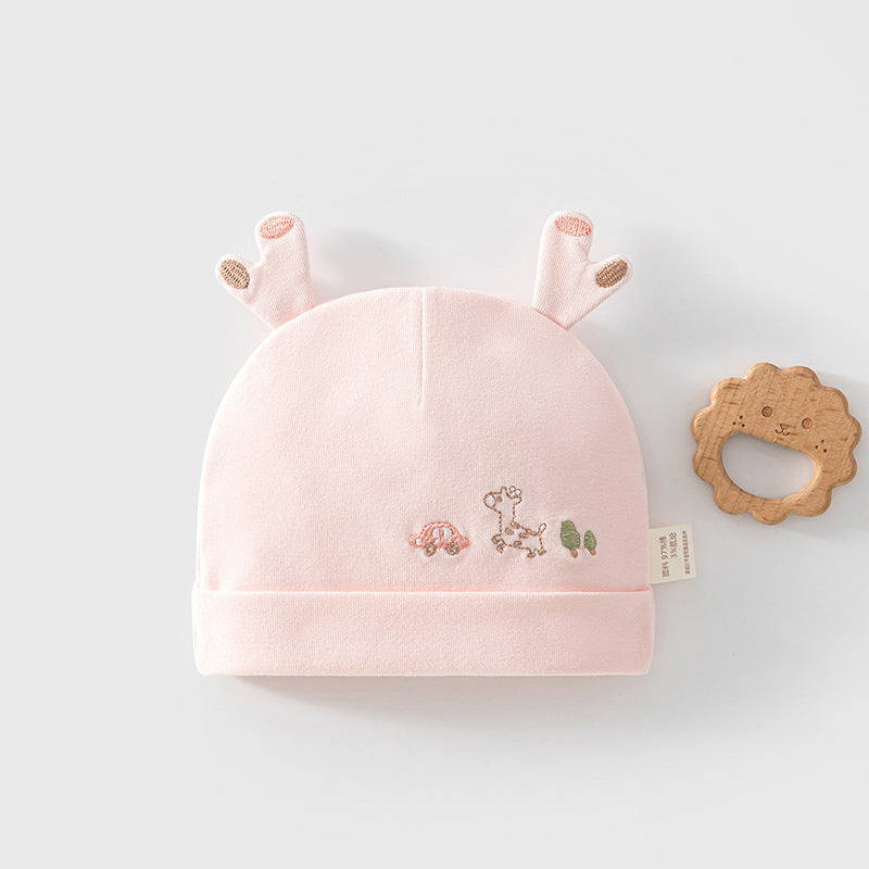 Neugeborenen-Mütze mit Öhrchen und Stickerei in Hirsch Rosa