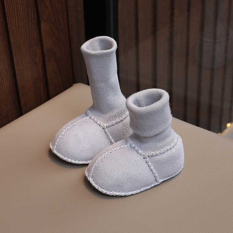 Baby-Stiefelchen in Wildleder-Optik mit Plüschfutter in Grau