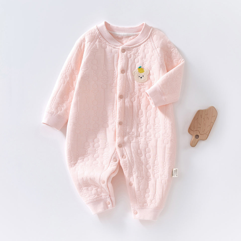 Dreilagiger Strampler mit Bären-Applikation, gesteppt in Rosa