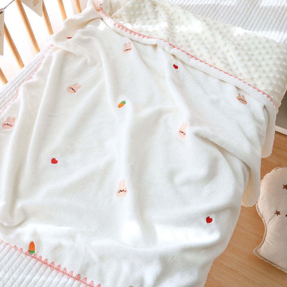Fleece-Babydecke mit rosa Hasen und Zierrand