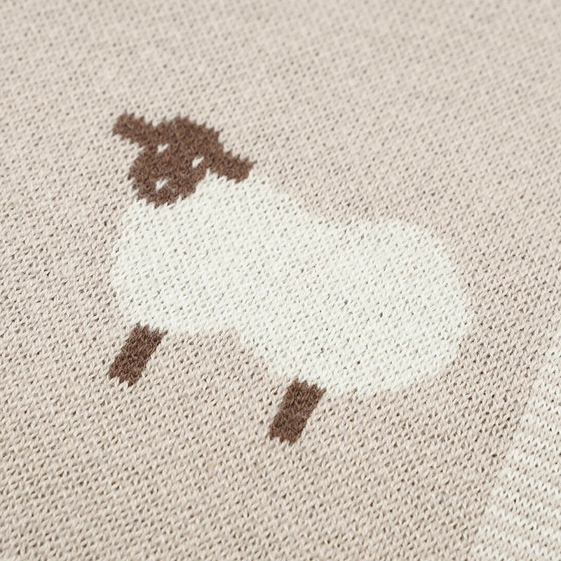 Strickdecke mit Schäfchen