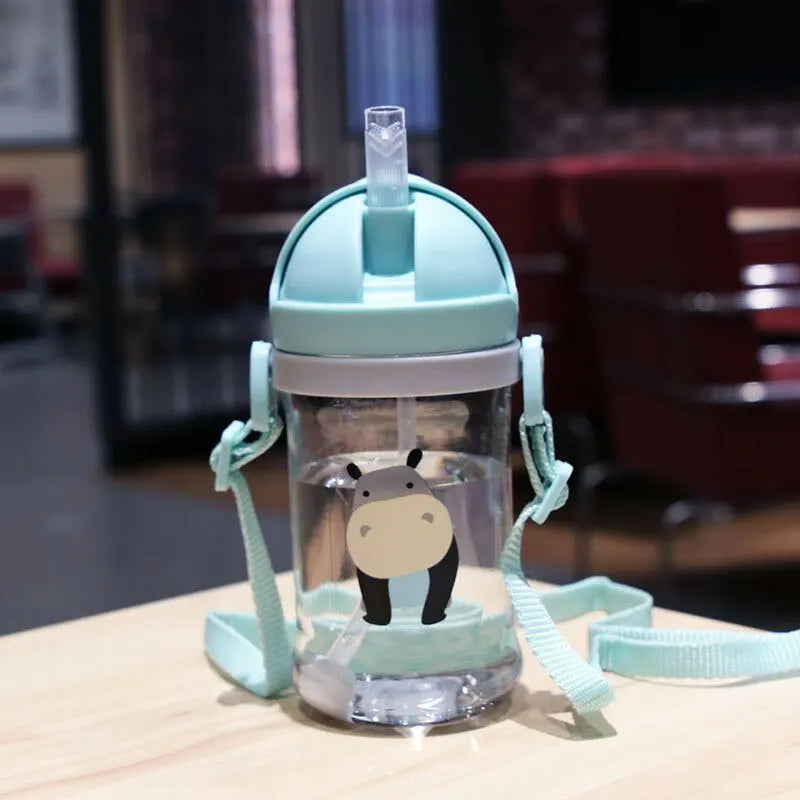 Trinkflasche mit Strohhalm