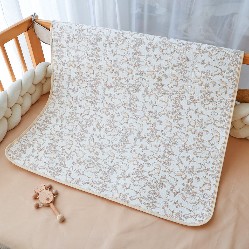 Baumwoll-Unterlage 70 x 100 cm in Hase und Eichhörnchen