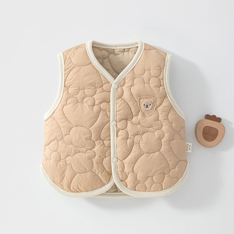 Leichte gesteppte Baby-Weste mit Bärchen-Patch in Beige