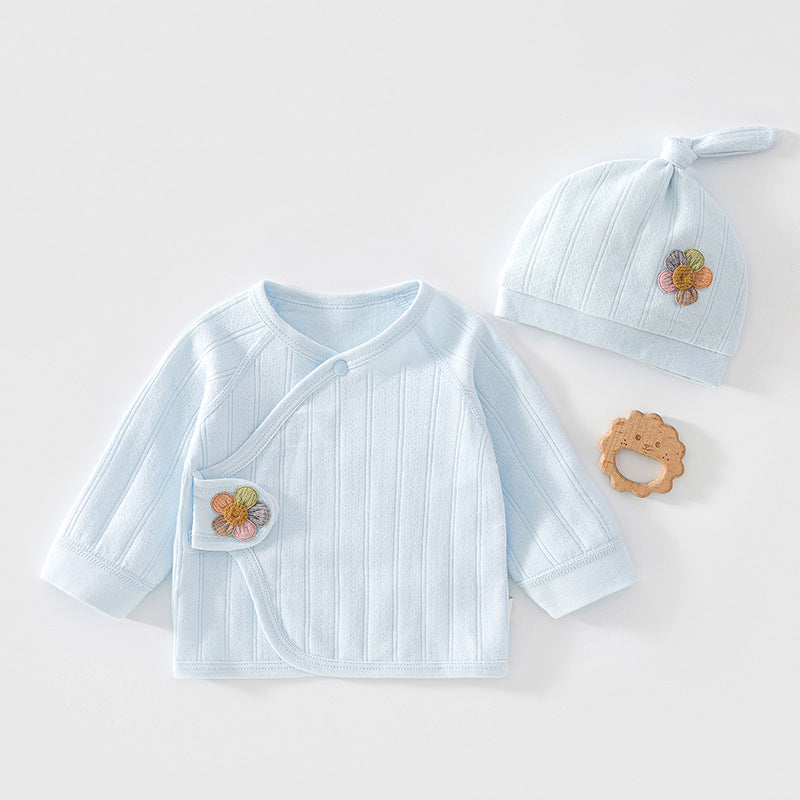 Hellblaues Wickelshirt mit Mütze und Blüten-Applikation