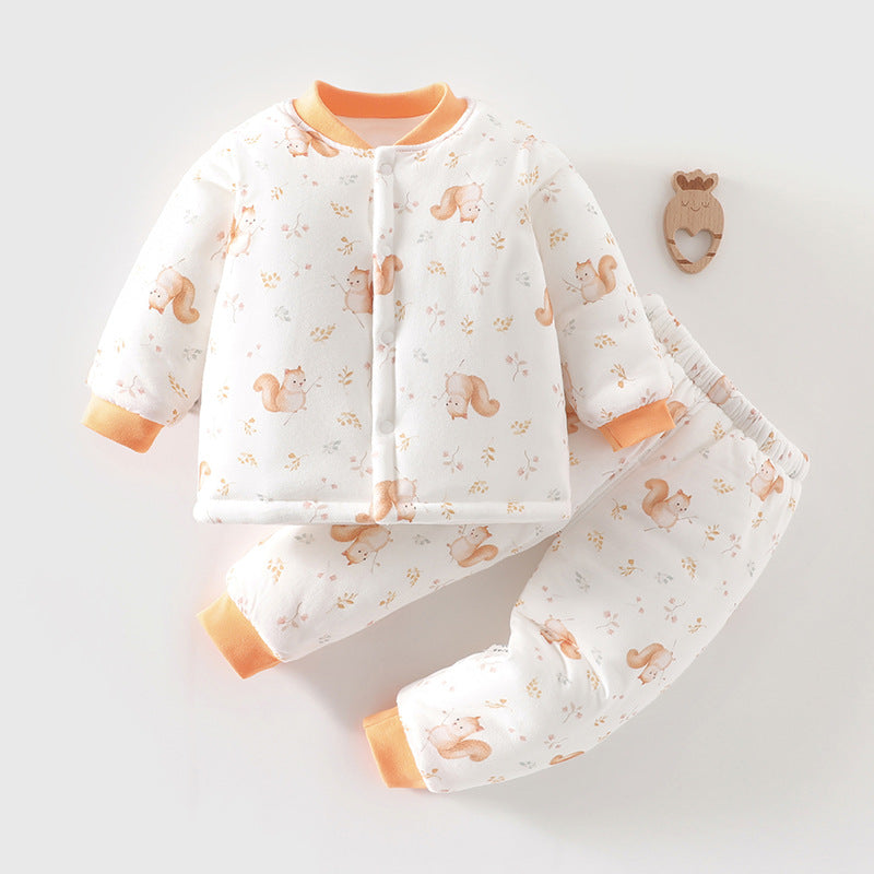 Gesteppter Baby-Zweiteiler mit Waldtier-Muster in Eichhörnchen