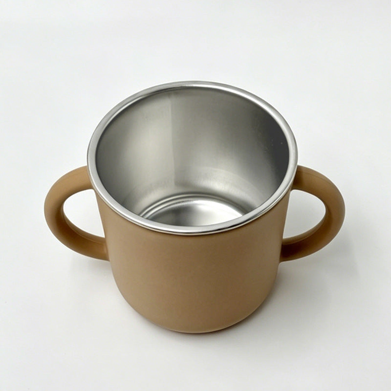 Edelstahl-Trinkbecher mit brauner Silikonhülle und zwei Griffen