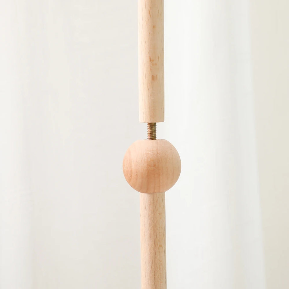 Mobile-Halterung aus Holz